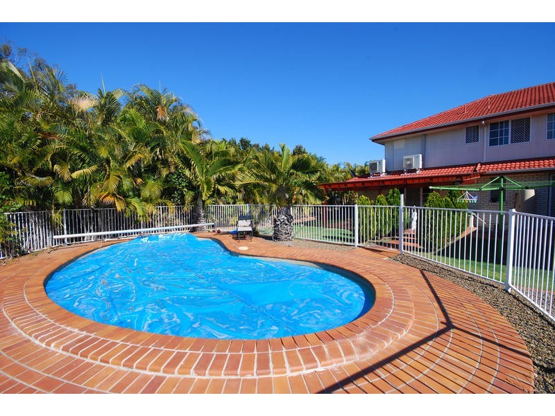 64 Pine County Place, Bellbowrie QLD 4070